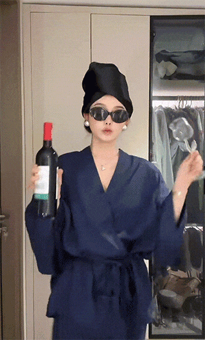 ？10分钟轻松养成女明星「绸缎发」开元棋牌洗完头自然风干还是吹干好(图6)